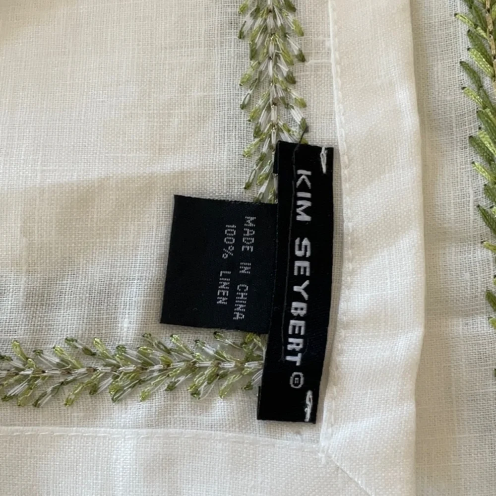 NWOT KIM SEYBERT JARDIN WHITE LINEN LIGHT & DARK GREEN AND GOLD THREAD SET OF 2